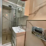 Apartment - Everything Nearby *