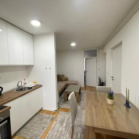 Apartment - Everything Nearby